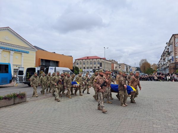 Ковель прощається з трьома Героями — Олександром Гнатюком, Ігорем Карпуком та Романом Йовиком