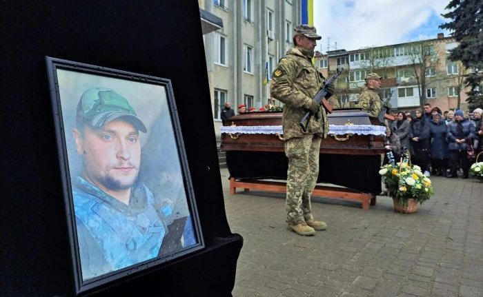 Молоде життя обірвала війна: ковельчани віддали останню шану Герою Андрію Шпилюку