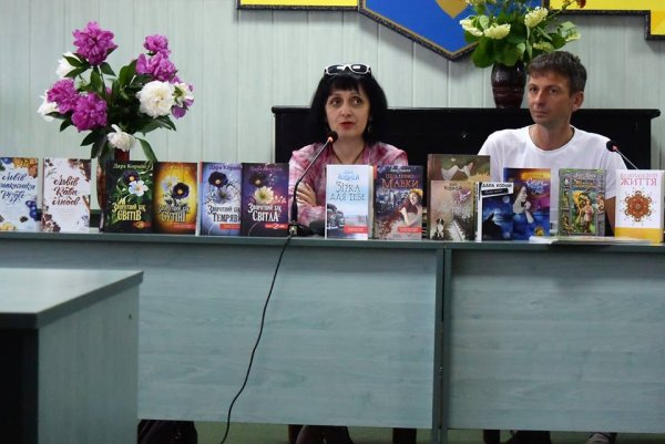 У Ковелі відбулась творча зустріч з відомими українськими письменниками - Дарою Корній та Андрієм Процайло ФОТО