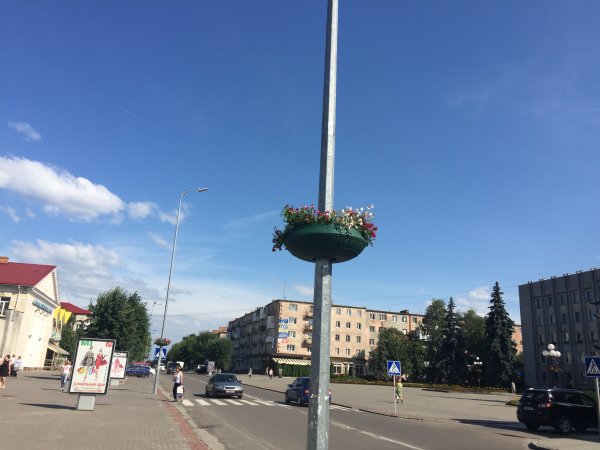 У Ковелі з'явилася клумба на честь 500-річчя Магдебурзького права У Ковелі з'явилася клумба на честь 500-річчя Магдебурзького права