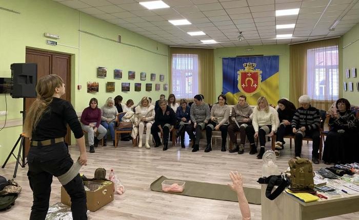Основи домедичної допомоги освоювали працівники управління культури, молоді, спорту та туризму та керівники закладів культури і спорту