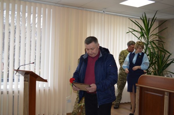 У Ковелі бійці-добровольці та підприємці-волонтери отримали відзнаки за гідність, патріотизм та вірність українському народу У Ковелі бійці-добровольці та підприємці-волонтери отримали відзнаки за гідність, патріотизм та вірність українському народу