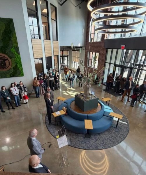 У Шамблі відкрили мистецьку інсталяцію «Дерево Ковеля»