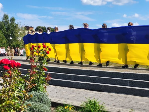 Ковельчани вшанували одну із головних національних святинь – Державний Прапор України