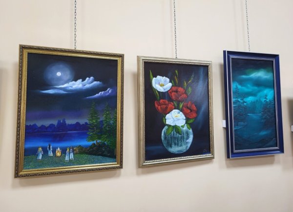 «Життя в кольорі»: у Ковелі відкрилася виставка Тетяни Скоматчук