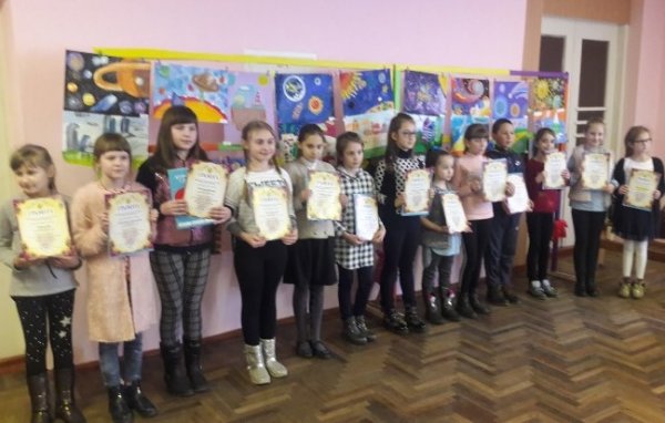 Юні ковельські художники представили «Космічні фантазії» та «Місто майбутнього» Юні ковельські художники представили «Космічні фантазії» та «Місто майбутнього»