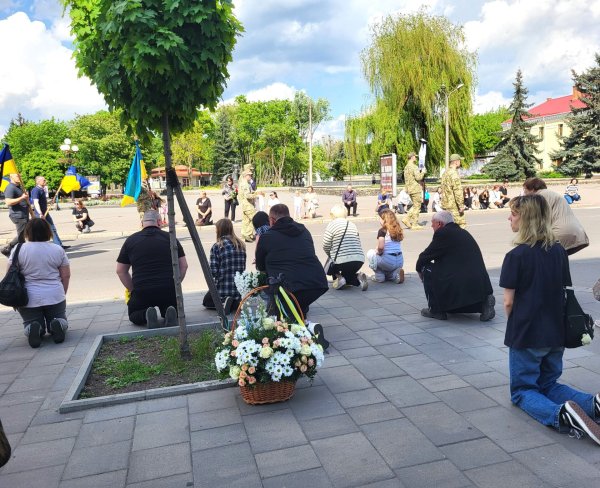 Уклін тобі, Герою: ковельчани віддали останню шану Максиму Ткачуку