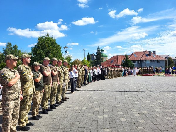 Ковельчани вшанували одну із головних національних святинь – Державний Прапор України