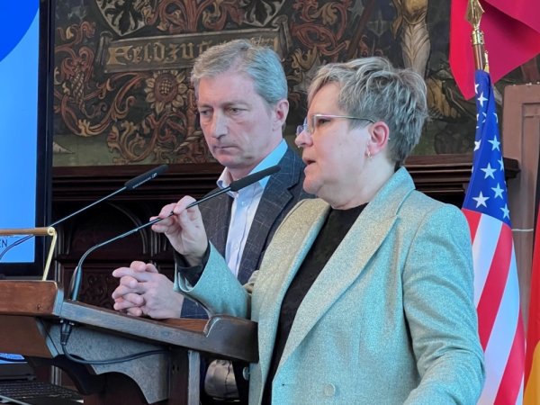 Ігор Чайка взяв участь у конференції з нагоди визволення від нацистів німецького міста-партнера Саарбрюкена Ігор Чайка взяв участь у конференції з нагоди визволення від нацистів німецького міста-партнера Саарбрюкена