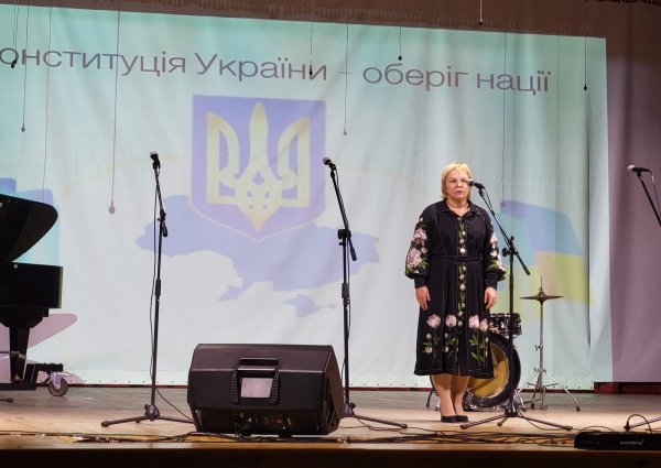 29 років Основному Закону України: напередодні Дня Конституції вручили нагороди рідним Героїв, яких вони удостоєні посмертно 29 років Основному Закону України: напередодні Дня Конституції вручили нагороди рідним Героїв, яких вони удостоєні посмертно