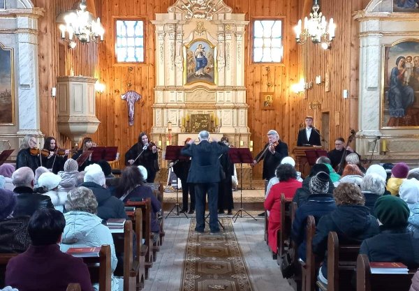 У Ковелі камерний оркестр «Кантабіле» представив концерт духовної музики У Ковелі камерний оркестр «Кантабіле» представив концерт духовної музики