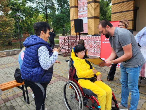 З нагоди Дня фізичної культури і спорту у Ковелі нагородили спортсменів та тренерів З нагоди Дня фізичної культури і спорту у Ковелі нагородили спортсменів та тренерів
