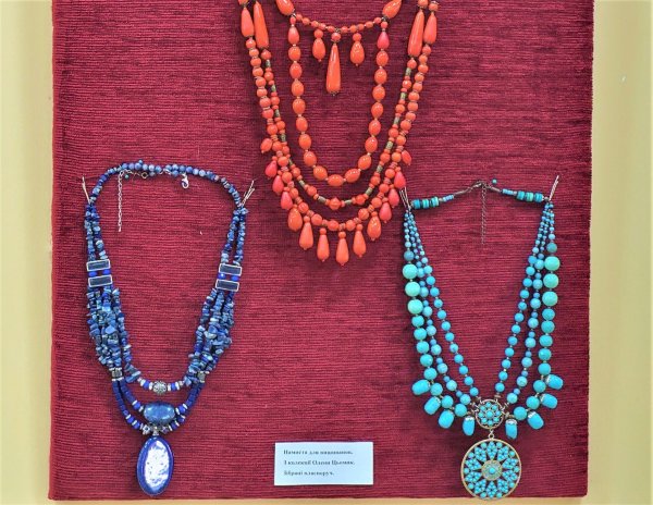 Запрошуємо на виставку українських жіночих прикрас