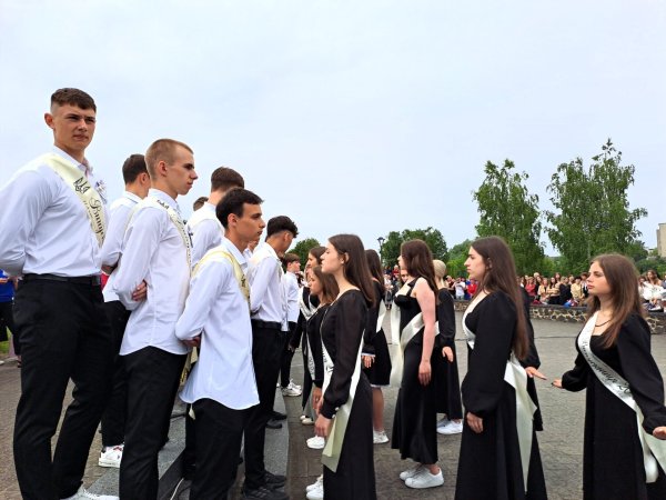 У Ковелі відбувся фестиваль шкільного вальсу У Ковелі відбувся фестиваль шкільного вальсу