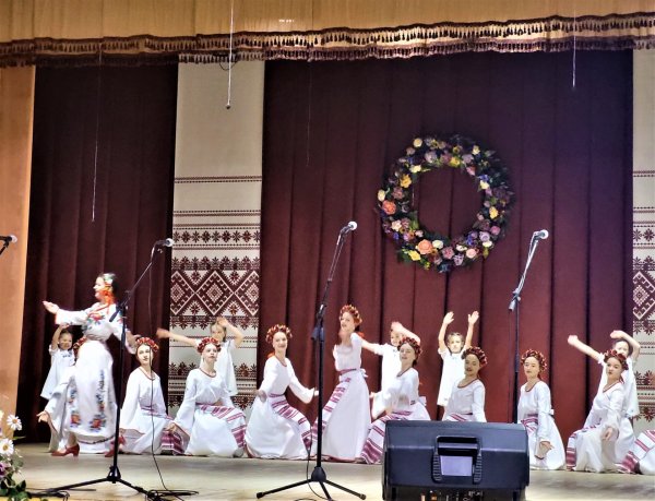 Зворушливо, до сліз, щиро та з любов’ю сьогодні вітали у Ковелі матерів зі святом