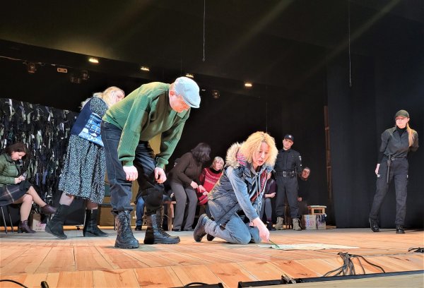 Весна прем’єр: ковельський театр «10 ряд 10 місце» підготував для ковельчан ще одну сучасну постановку