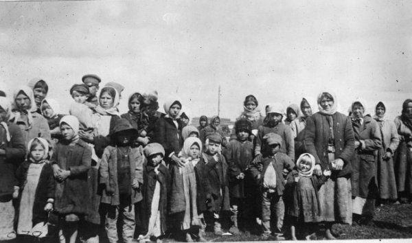 Ковельчани на світлинах фотографа Червоного Хреста США. 1919 рік Ковельчани на світлинах фотографа Червоного Хреста США. 1919 рік