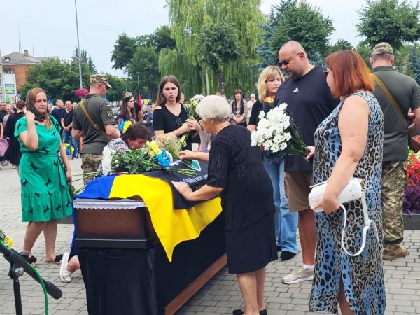 Ковель попрощався із Захисником України Віталієм Мартинюком Ковель попрощався із Захисником України Віталієм Мартинюком