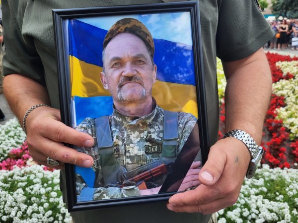 Ковель провів в останню путь двох Захисників — Юрія Лобашова та Олександра Дубука Ковель провів в останню путь двох Захисників — Юрія Лобашова та Олександра Дубука
