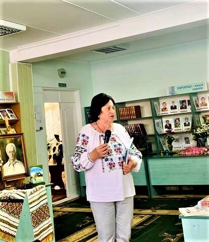 У Ковелі презентували книгу Валентини Клюнтер про життєвий і творчий шлях художника Валентина Данилюка У Ковелі презентували книгу Валентини Клюнтер про життєвий і творчий шлях художника Валентина Данилюка