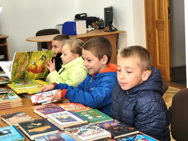 Бібліотеки нашої громади отримали нові книги