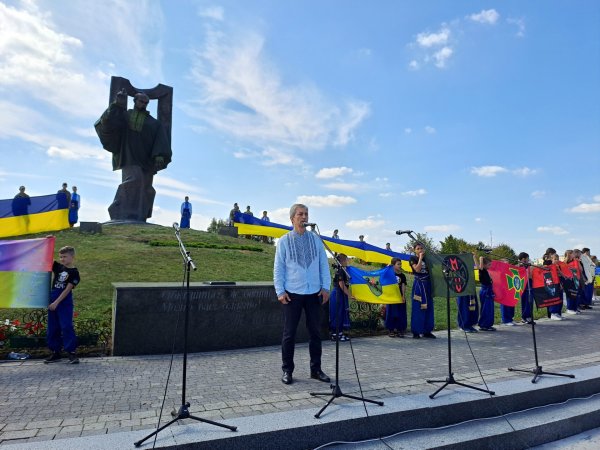 Ковельчани вшанували одну із головних національних святинь – Державний Прапор України