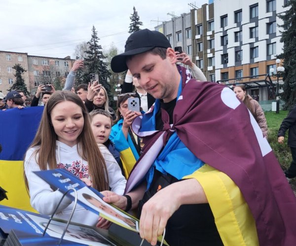 Ковель зустрів з полону військового Максима Муху Ковель зустрів з полону військового Максима Муху