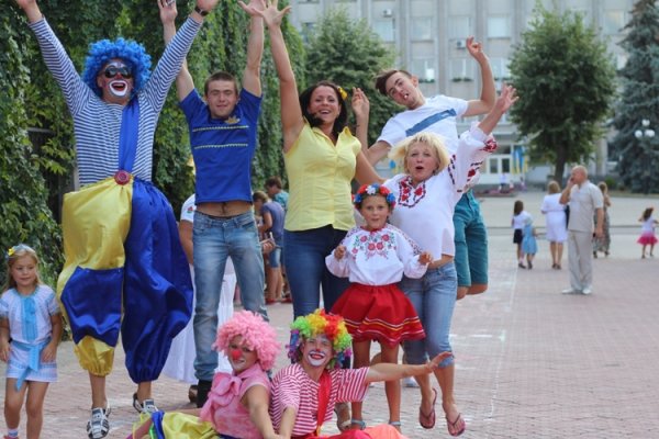 Сьогодні з нагоди Дня молоді у Ковелі - сімейні розваги та караоке Сьогодні з нагоди Дня молоді у Ковелі - сімейні розваги та караоке