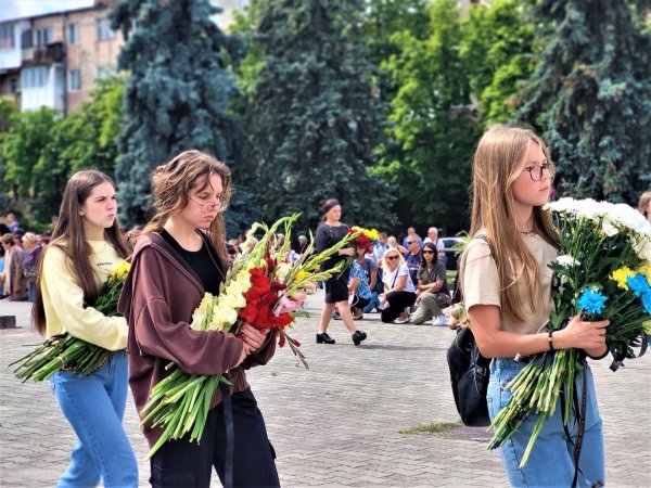Їх струни земного життя обірвала війна: у Ковелі провели в останню дорогу Володимира Лучиновича та Олександра Берегу