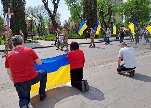 Назавжди в строю: ковельчани провели в останню земну дорогу молодого воїна Владислава Андрусика