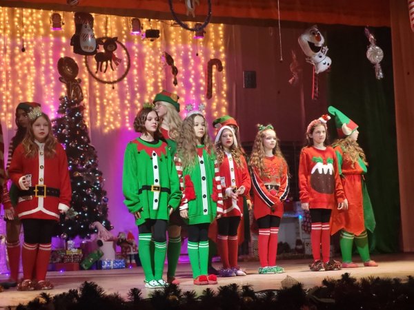 Нова вистава театру «10 ряд 10 місце» зібрала аншлаг в народному домі “Просвіта” Нова вистава театру «10 ряд 10 місце» зібрала аншлаг в народному домі “Просвіта”