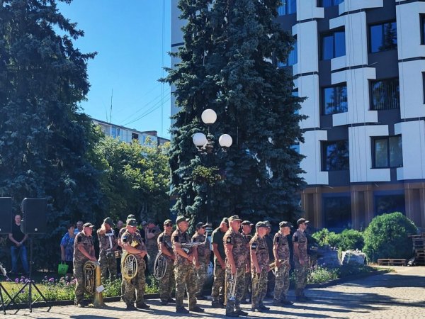 Ковель попрощався із Захисником Олегом Бортніком, який 22 місяці вважався зниклим безвісти Ковель попрощався із Захисником Олегом Бортніком, який 22 місяці вважався зниклим безвісти