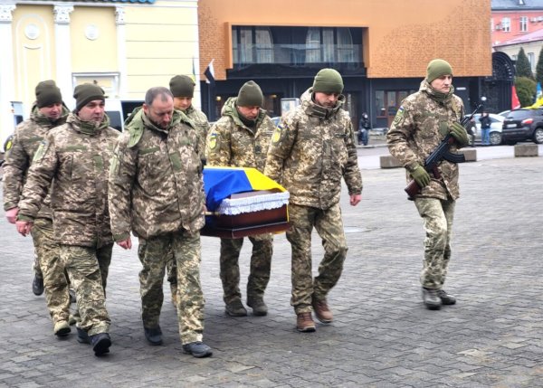 Навіки в строю: Ковель попрощався із Захисником Василем Сорокою Навіки в строю: Ковель попрощався із Захисником Василем Сорокою