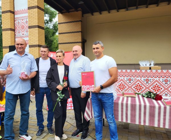 З нагоди Дня фізичної культури і спорту у Ковелі нагородили спортсменів та тренерів З нагоди Дня фізичної культури і спорту у Ковелі нагородили спортсменів та тренерів