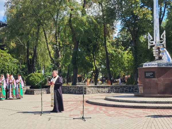 У Ковелі урочисто підняли Державний Прапор України У Ковелі урочисто підняли Державний Прапор України