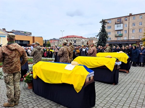 Ковель прощається з трьома Героями — Олександром Гнатюком, Ігорем Карпуком та Романом Йовиком