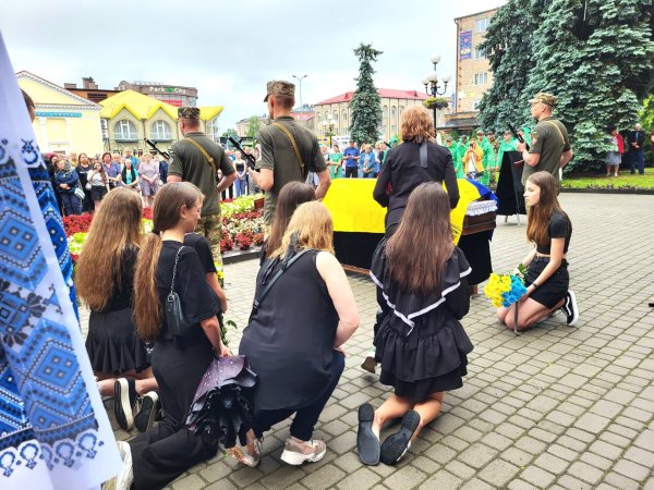 У Ковелі провели в останню земну дорогу Героя Віталія Кушнірчука