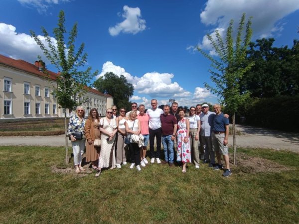 Делегація Ковеля відвідала Бжег-Дольний: говорили про молодіжні обміни та нові спільні проєкти Делегація Ковеля відвідала Бжег-Дольний: говорили про молодіжні обміни та нові спільні проєкти