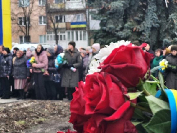 Прощавай, «Батя»: у Ковелі віддали останню шану воїну, захиснику, Герою Володимиру Крисюку Прощавай, «Батя»: у Ковелі віддали останню шану воїну, захиснику, Герою Володимиру Крисюку