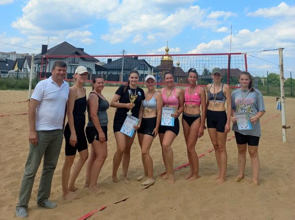 У Ковелі на спортивних майданчиках набережної змагались пляжні волейболісти