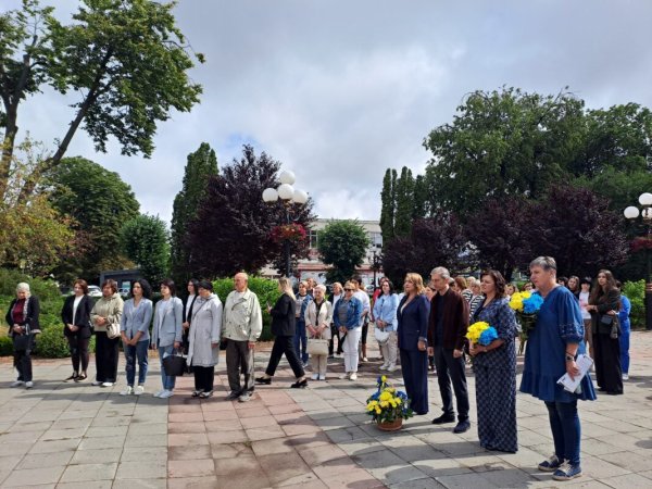 У Ковелі вшанували пам’ять медиків, які загинули, рятуючи життя під час війни У Ковелі вшанували пам’ять медиків, які загинули, рятуючи життя під час війни
