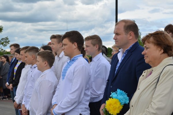 Ковельчани поклали квіти до монумента Тараса Шевченка ФОТО Ковельчани поклали квіти до монумента Тараса Шевченка ФОТО