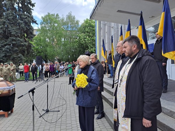 Ковельчани провели в останню земну дорогу двох своїх Героїв – Максима Плотнікова та Руслана Фатхудінова