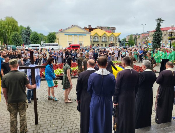 У Ковелі провели в останню земну дорогу Героя Віталія Кушнірчука