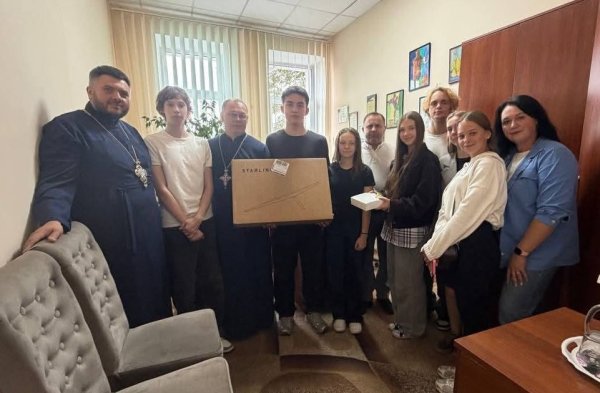 У ліцеї №3 Ковеля замість квітів на Перший дзвоник зібрали 31,5 тисячі гривень для ЗСУ У ліцеї №3 Ковеля замість квітів на Перший дзвоник зібрали 31,5 тисячі гривень для ЗСУ