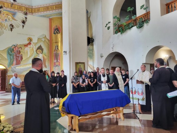 Ковельчани провели в останню земну дорогу Захисника Руслана Нечипорука Ковельчани провели в останню земну дорогу Захисника Руслана Нечипорука