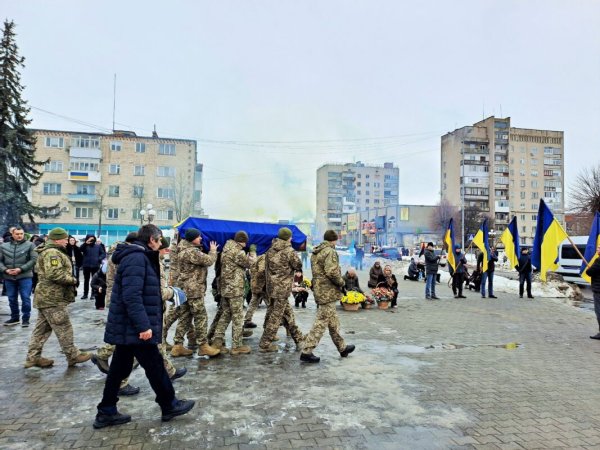 Ковель попрощався із Захисником Сергієм Томашевичем, який загинув на Покровському напрямку Ковель попрощався із Захисником Сергієм Томашевичем, який загинув на Покровському напрямку