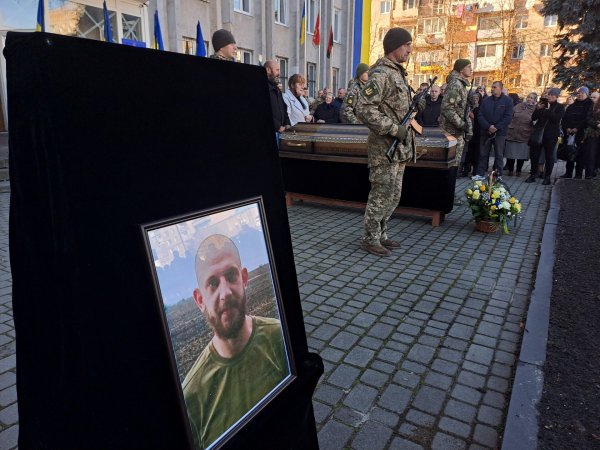 Назавжди 22. Ковельчани віддали останню шану молодому Герою Марку Данилюку