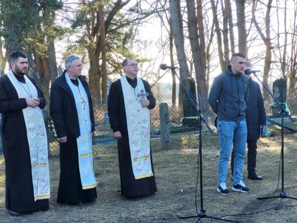 У Гішині попрощалися із 28-річним військовим Тарасом Мельником