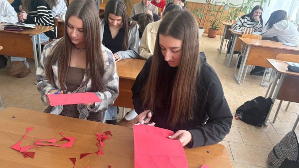 Старшокласники Ковеля провели акцію «Валентинка добра» для громади та дітей Старшокласники Ковеля провели акцію «Валентинка добра» для громади та дітей